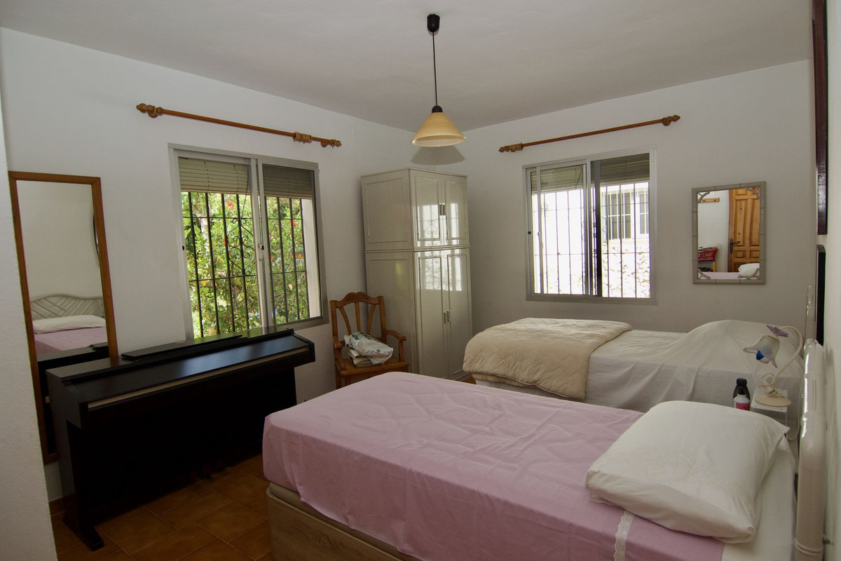 5 Bed Townhouse for sale in Alhaurín El Grande Costa Del Sol, Málaga, Spain