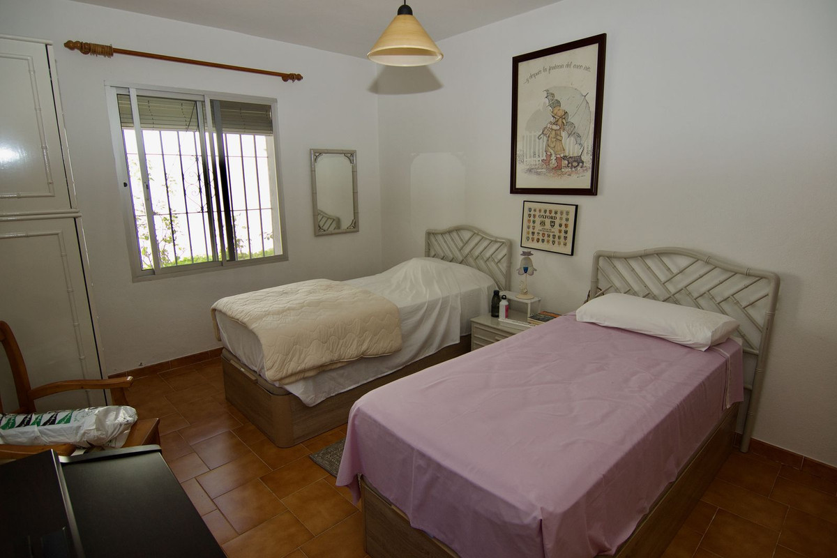 5 Bed Townhouse for sale in Alhaurín El Grande Costa Del Sol, Málaga, Spain