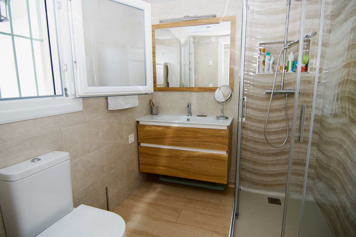 5 Bed Townhouse for sale in Alhaurín El Grande Costa Del Sol, Málaga, Spain