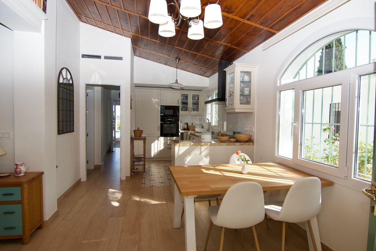 5 Bed Townhouse for sale in Alhaurín El Grande Costa Del Sol, Málaga, Spain