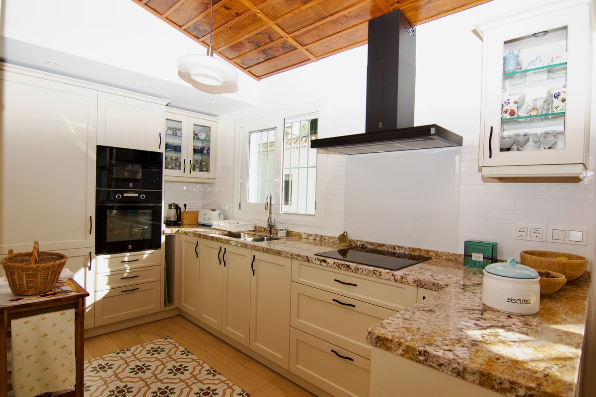 5 Bed Townhouse for sale in Alhaurín El Grande Costa Del Sol, Málaga, Spain