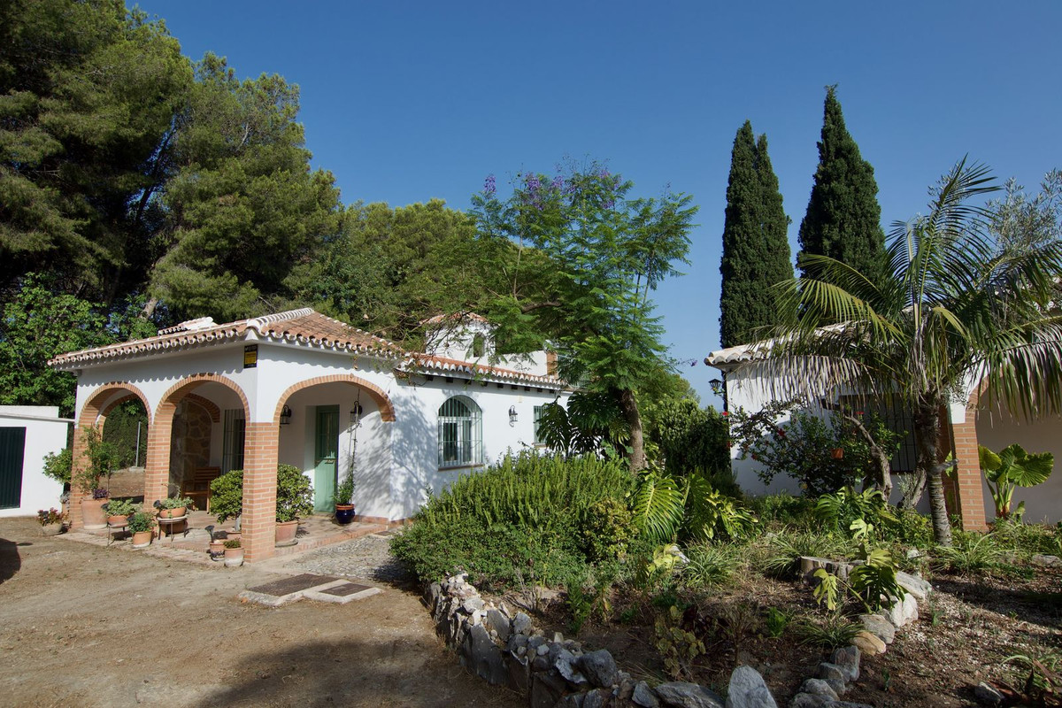 5 Bed Townhouse for sale in Alhaurín El Grande Costa Del Sol, Málaga, Spain
