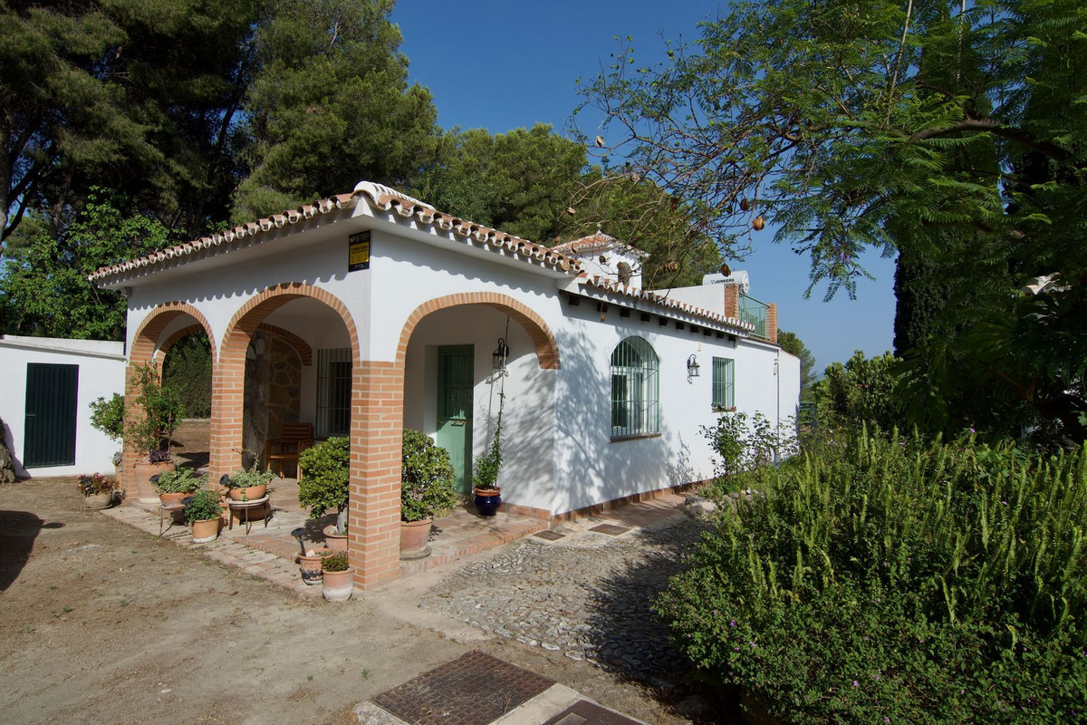 5 Bed Townhouse for sale in Alhaurín El Grande Costa Del Sol, Málaga, Spain