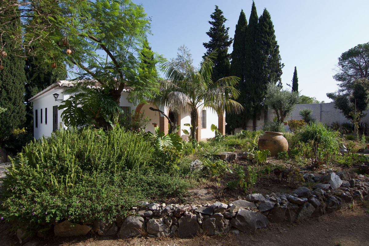 5 Bed Townhouse for sale in Alhaurín El Grande Costa Del Sol, Málaga, Spain