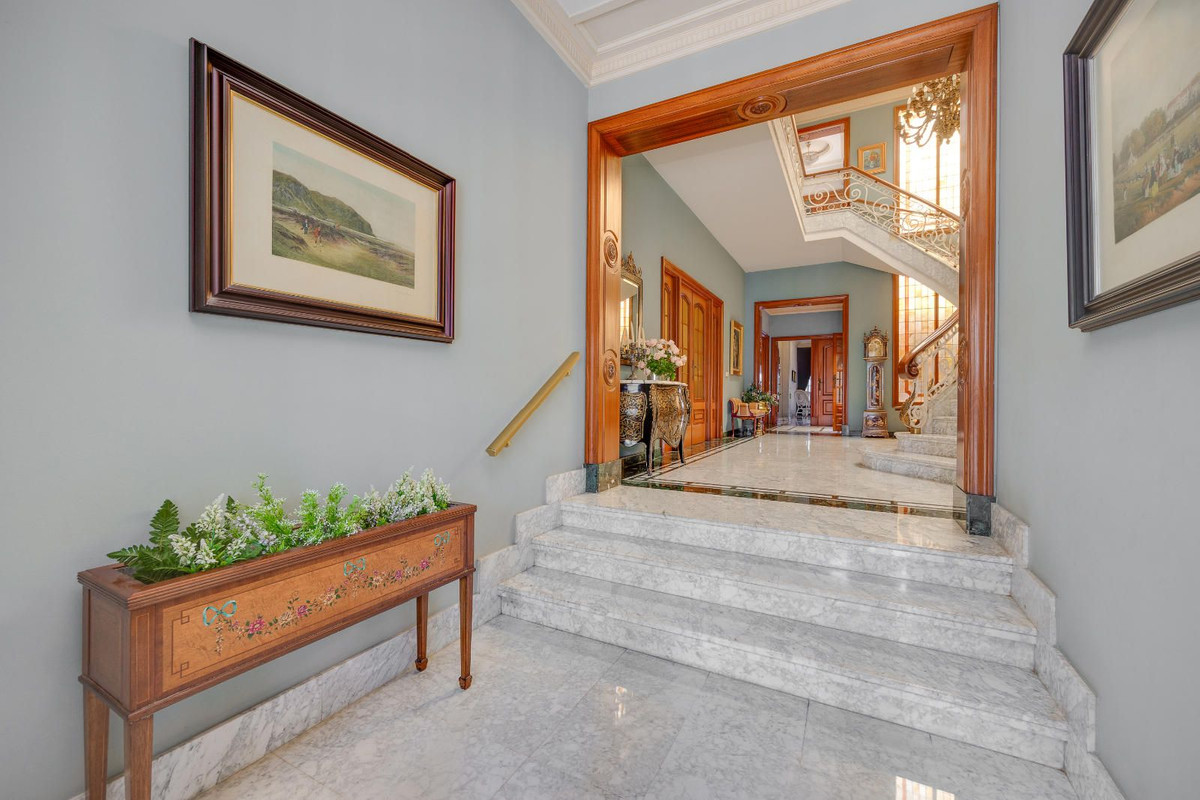 12 Bed Townhouse for sale in Callosa De Segura Costa Blanca, Alicante, Spain