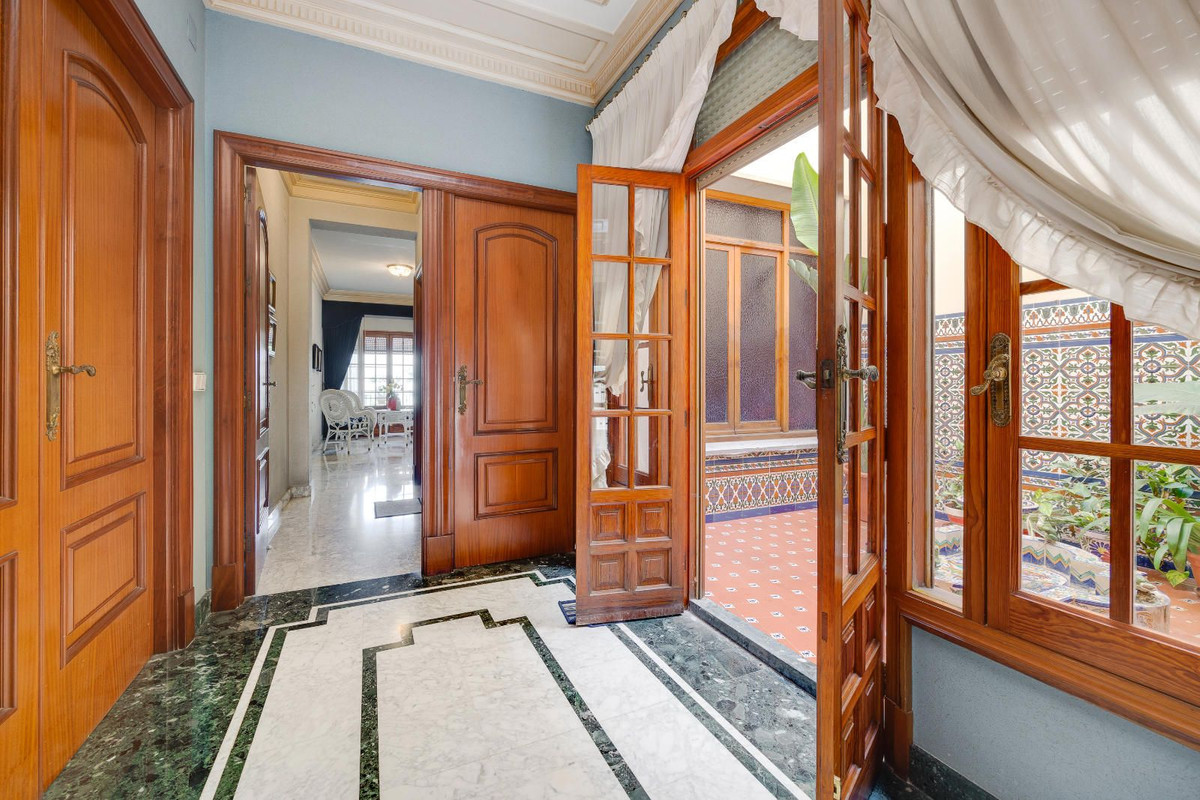 12 Bed Townhouse for sale in Callosa De Segura Costa Blanca, Alicante, Spain