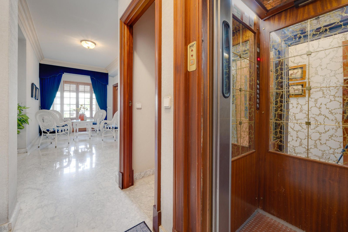 12 Bed Townhouse for sale in Callosa De Segura Costa Blanca, Alicante, Spain