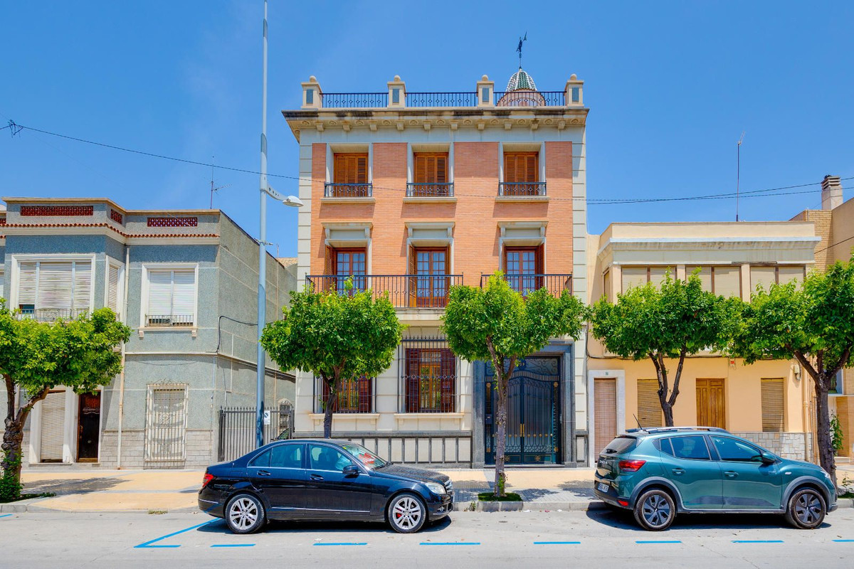 12 Bed Townhouse for sale in Callosa De Segura Costa Blanca, Alicante, Spain