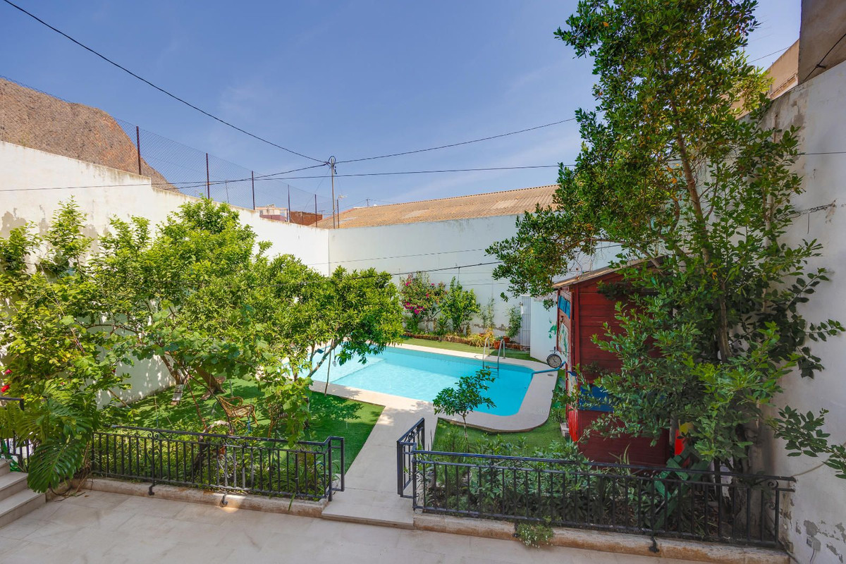 12 Bed Townhouse for sale in Callosa De Segura Costa Blanca, Alicante, Spain