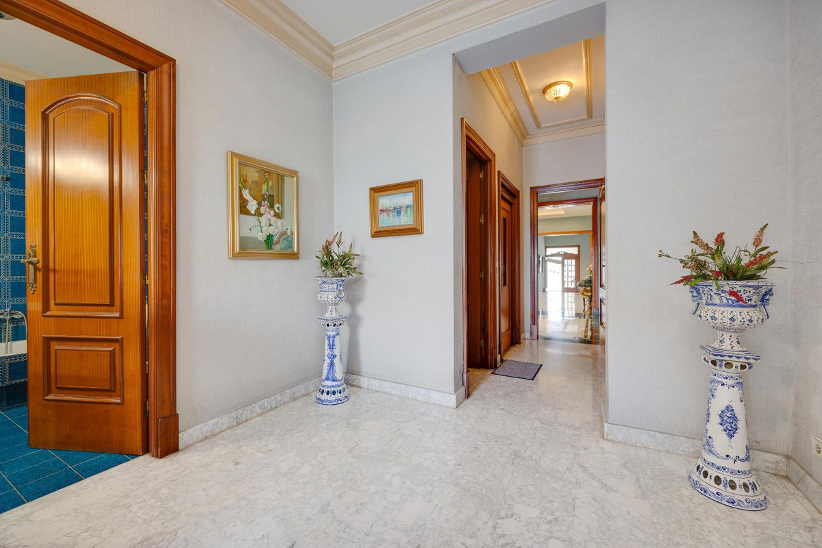 12 Bed Townhouse for sale in Callosa De Segura Costa Blanca, Alicante, Spain