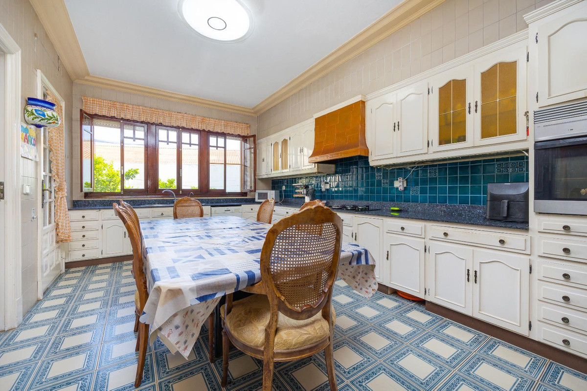 12 Bed Townhouse for sale in Callosa De Segura Costa Blanca, Alicante, Spain