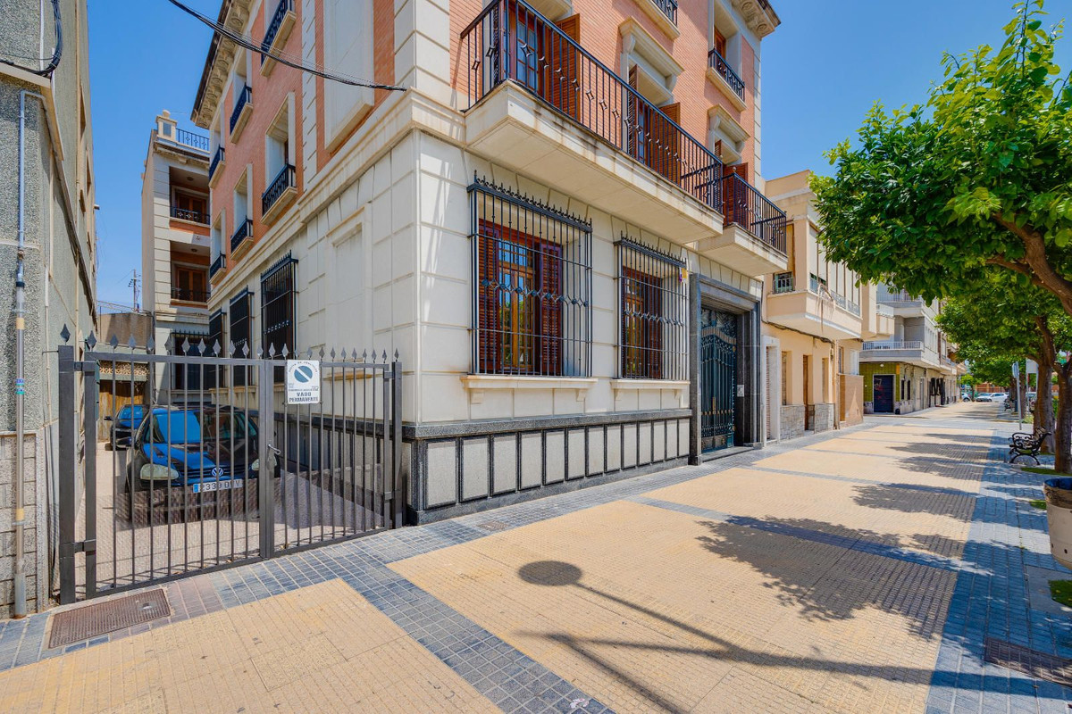12 Bed Townhouse for sale in Callosa De Segura Costa Blanca, Alicante, Spain