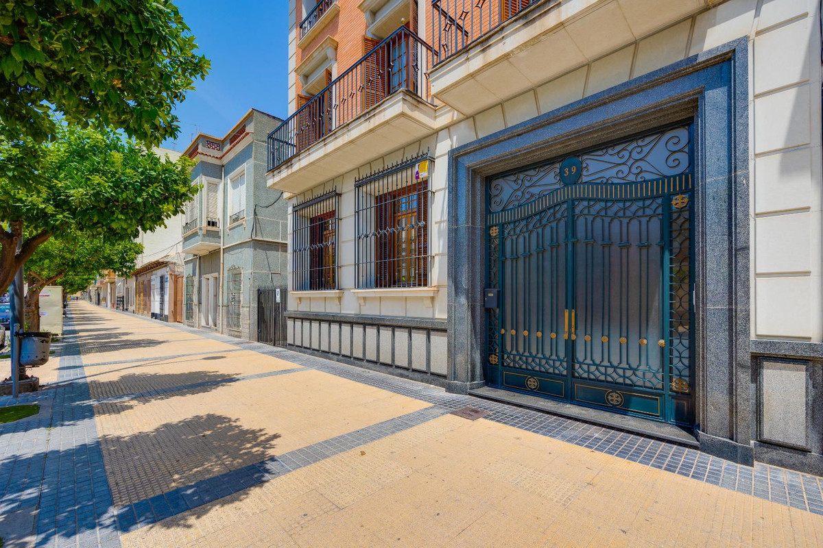 12 Bed Townhouse for sale in Callosa De Segura Costa Blanca, Alicante, Spain