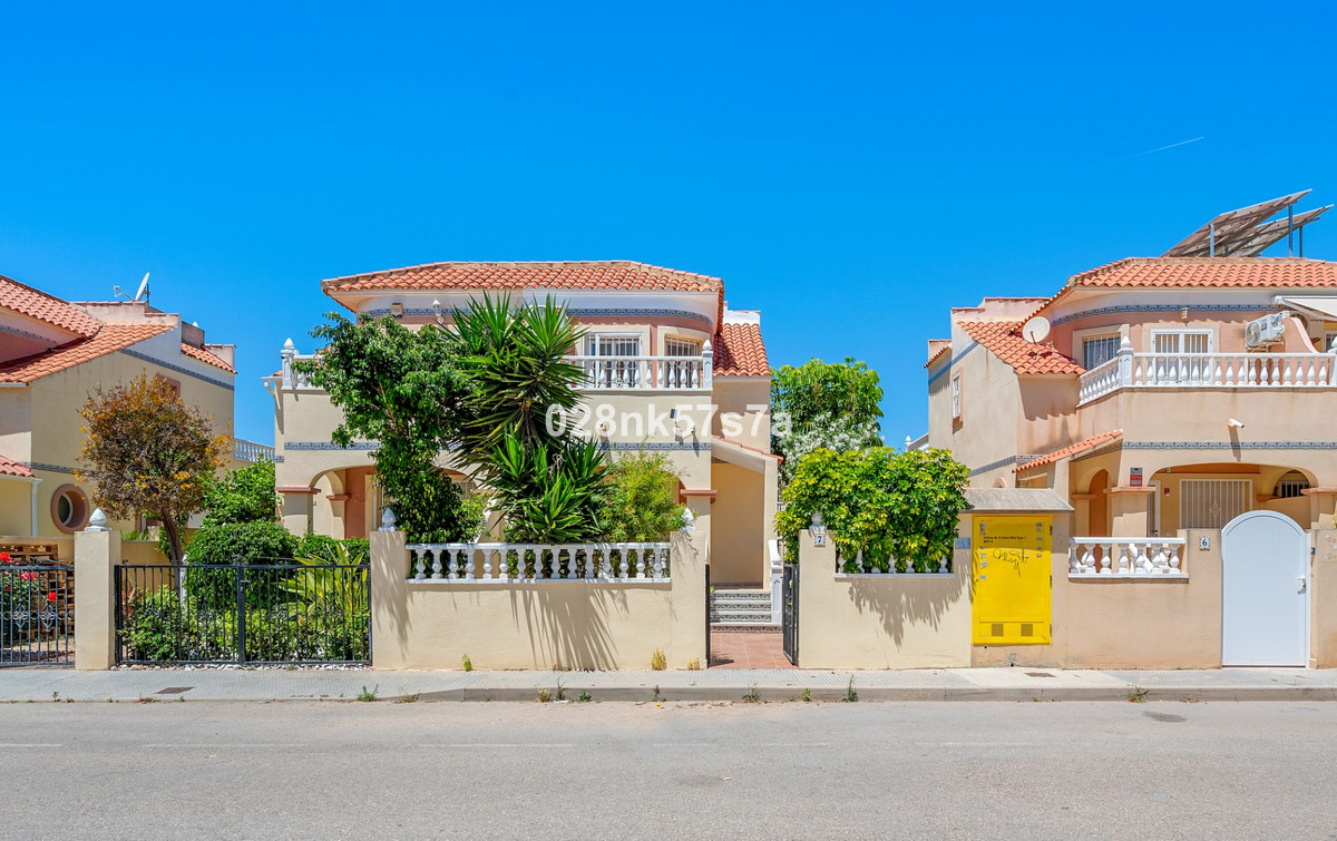 Se vende Adosada de 3 dormitorios en Costa Blanca, Alicante, España