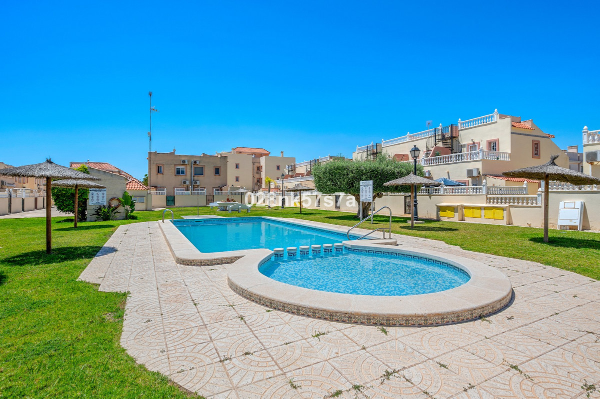 Se vende Adosada de 3 dormitorios en Costa Blanca, Alicante, España