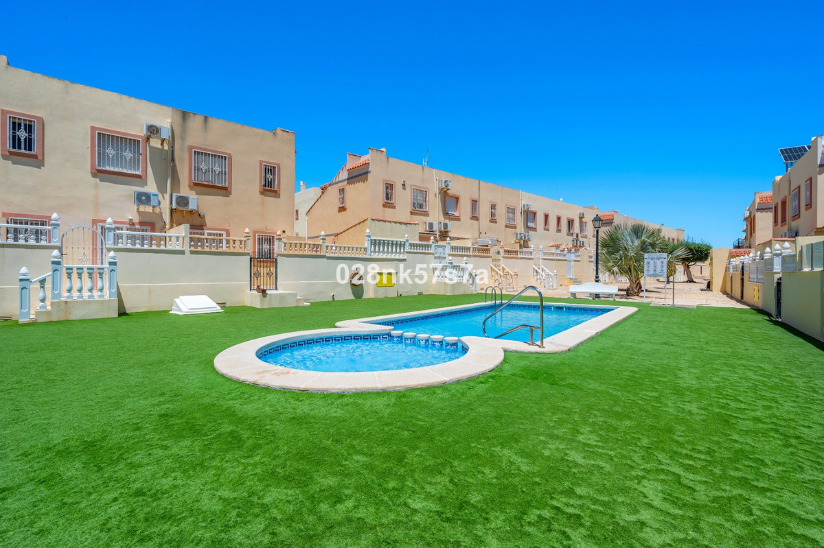 Se vende Adosada de 3 dormitorios en Costa Blanca, Alicante, España