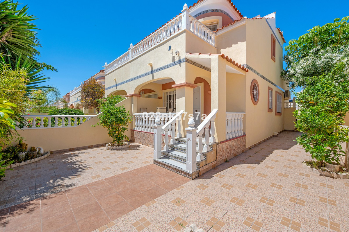 Se vende Adosada de 3 dormitorios en Costa Blanca, Alicante, España