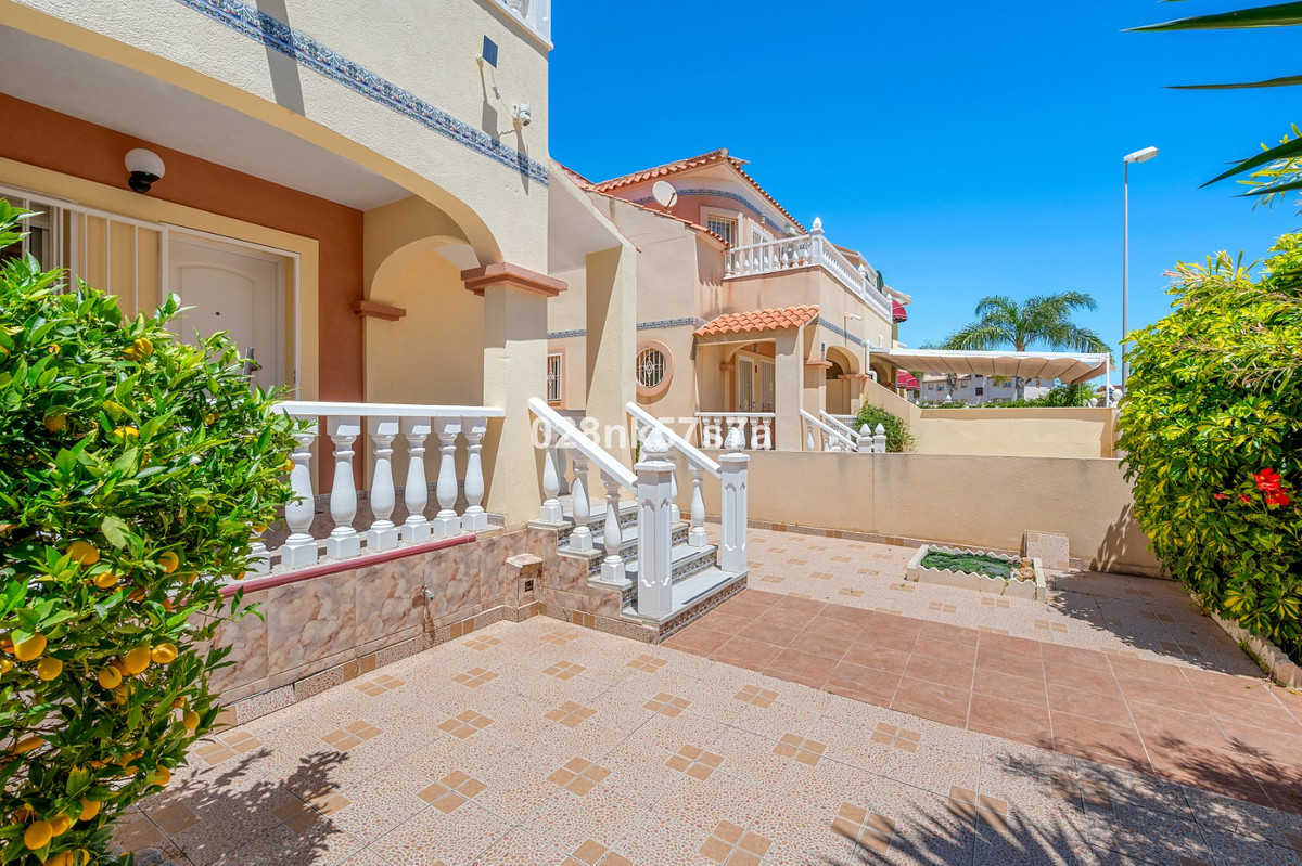 Se vende Adosada de 3 dormitorios en Costa Blanca, Alicante, España