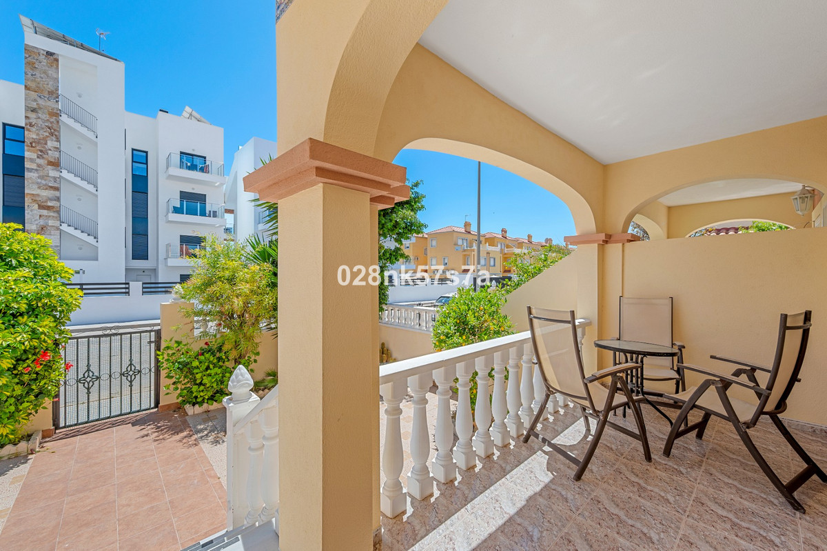 Se vende Adosada de 3 dormitorios en Costa Blanca, Alicante, España