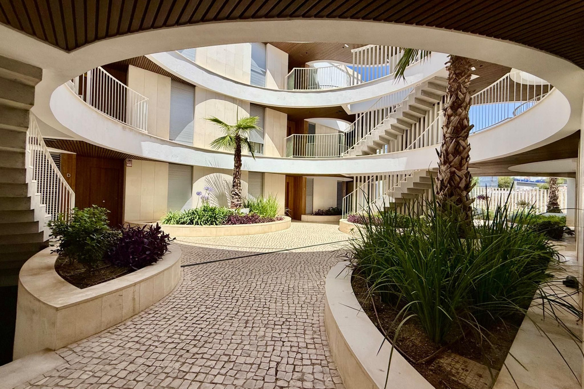 2 Bed Apartment for sale in Elviria Costa Del Sol, Málaga, Spain