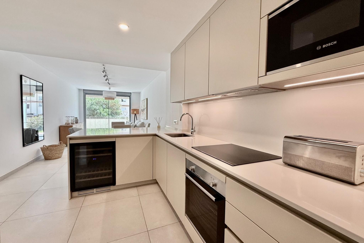 2 Bed Apartment for sale in Elviria Costa Del Sol, Málaga, Spain