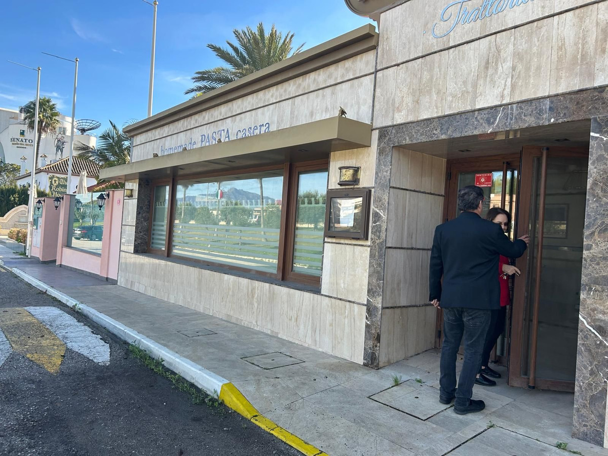 7 Bed Commercial unit for sale in El Paraiso Costa Del Sol, Málaga, Spain