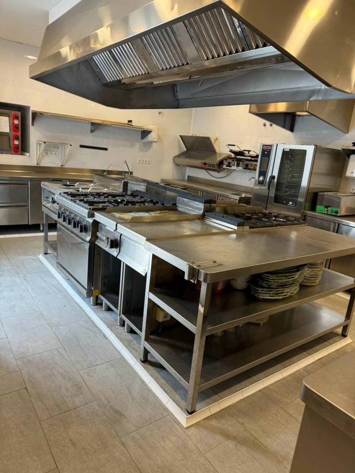 7 Bed Commercial unit for sale in El Paraiso Costa Del Sol, Málaga, Spain