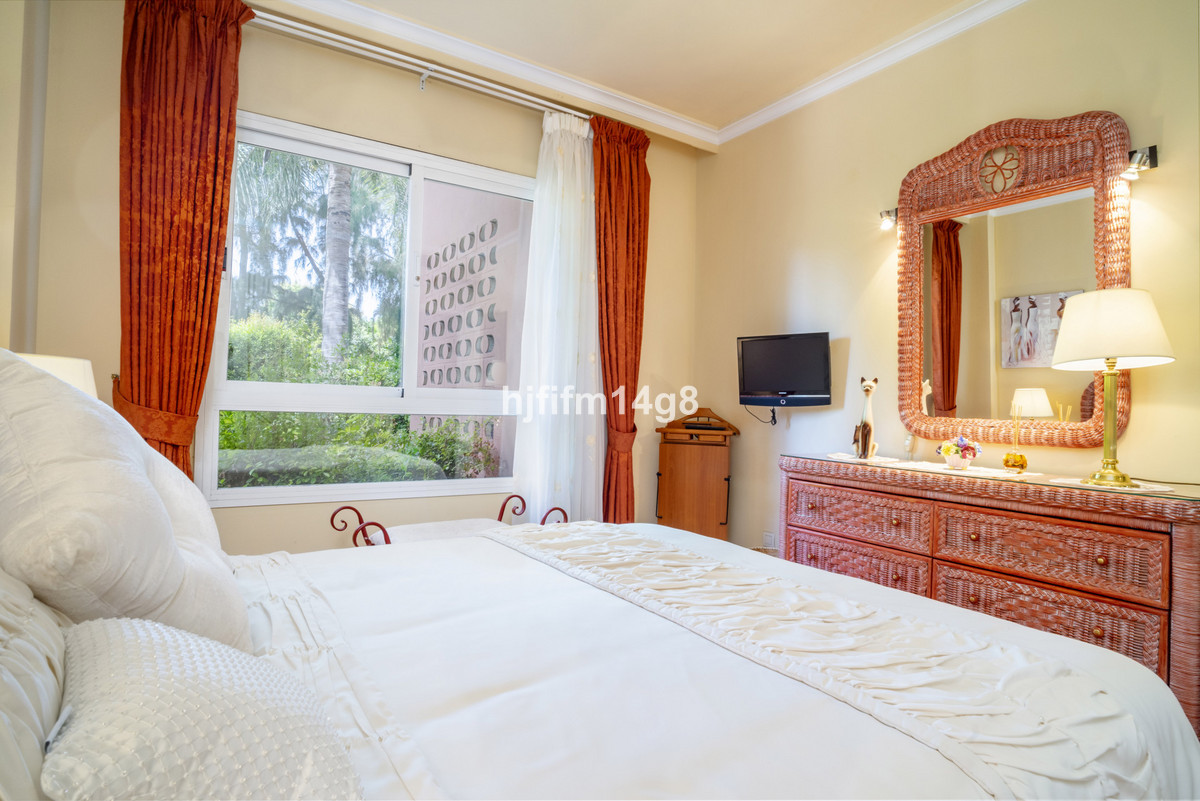 2 Bed Apartment for sale in Puerto Banús Costa Del Sol, Málaga, Spain