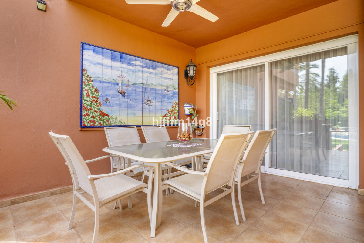 2 Bed Apartment for sale in Puerto Banús Costa Del Sol, Málaga, Spain