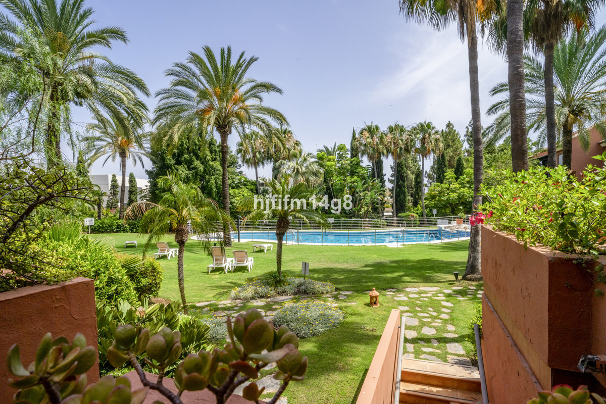 2 Bed Apartment for sale in Puerto Banús Costa Del Sol, Málaga, Spain