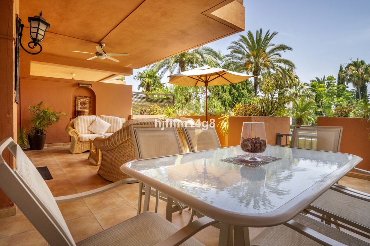 2 Bed Apartment for sale in Puerto Banús Costa Del Sol, Málaga, Spain
