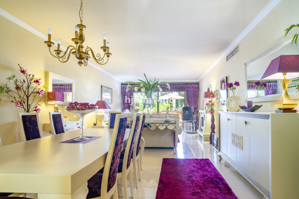 2 Bed Apartment for sale in Puerto Banús Costa Del Sol, Málaga, Spain