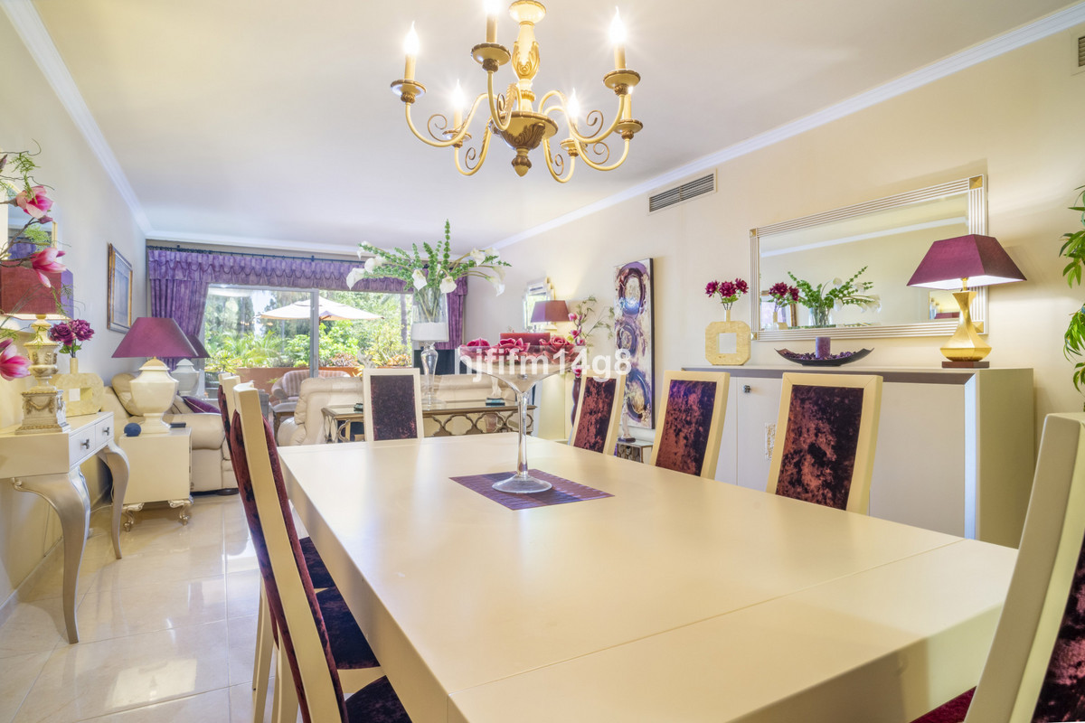 2 Bed Apartment for sale in Puerto Banús Costa Del Sol, Málaga, Spain