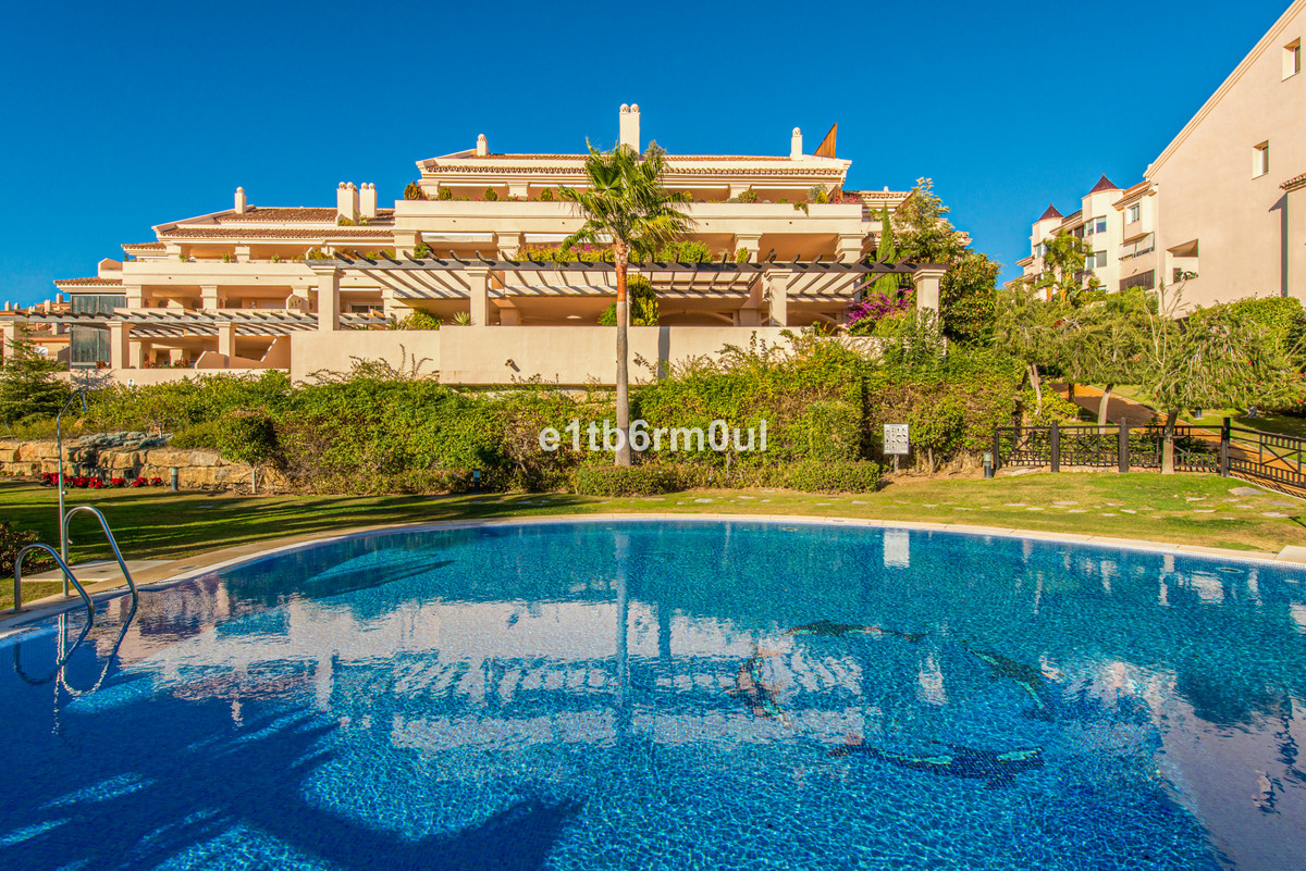 2 Bed Apartment for sale in Nueva Andalucía Costa Del Sol, Málaga, Spain