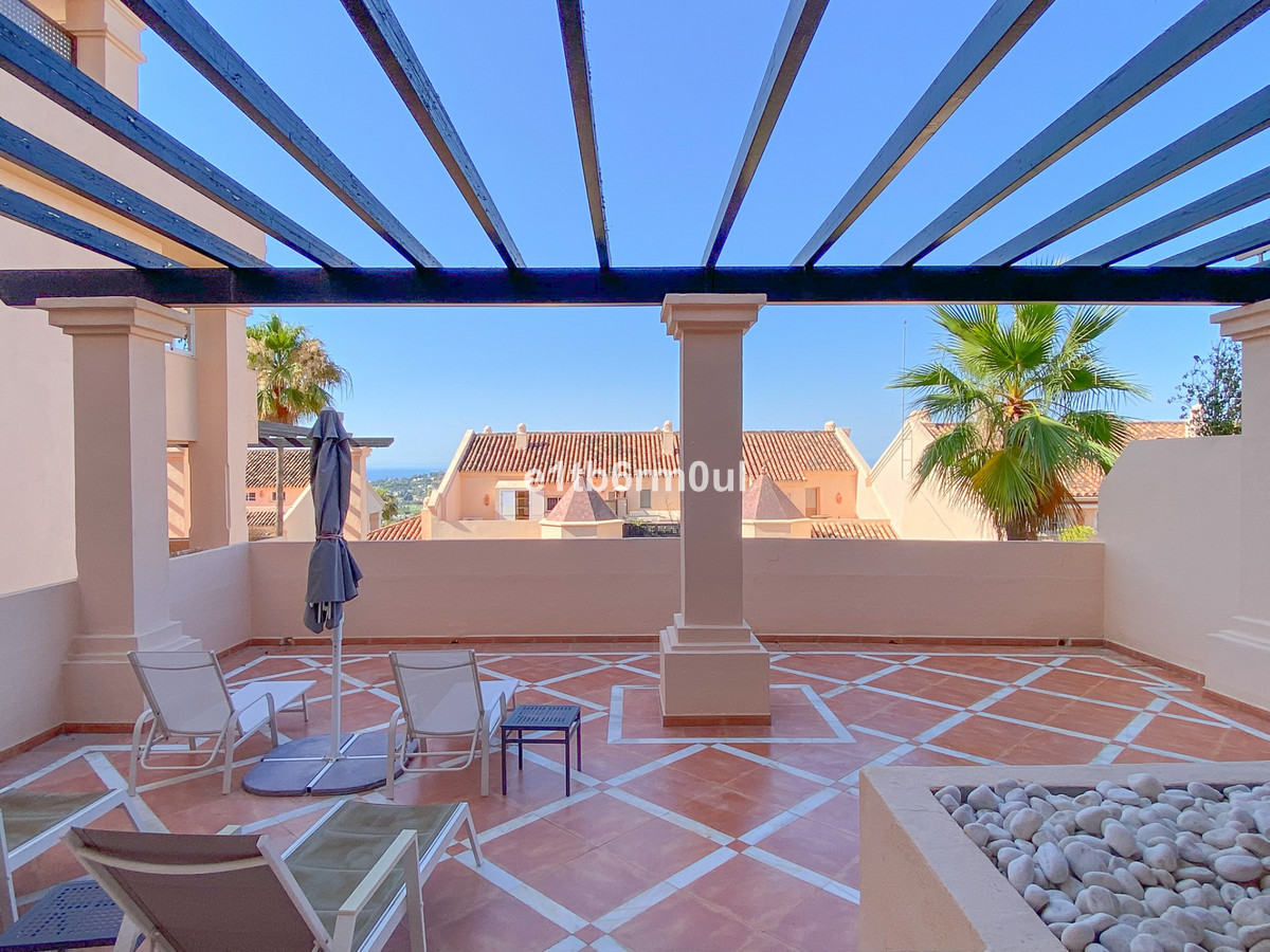 2 Bed Apartment for sale in Nueva Andalucía Costa Del Sol, Málaga, Spain