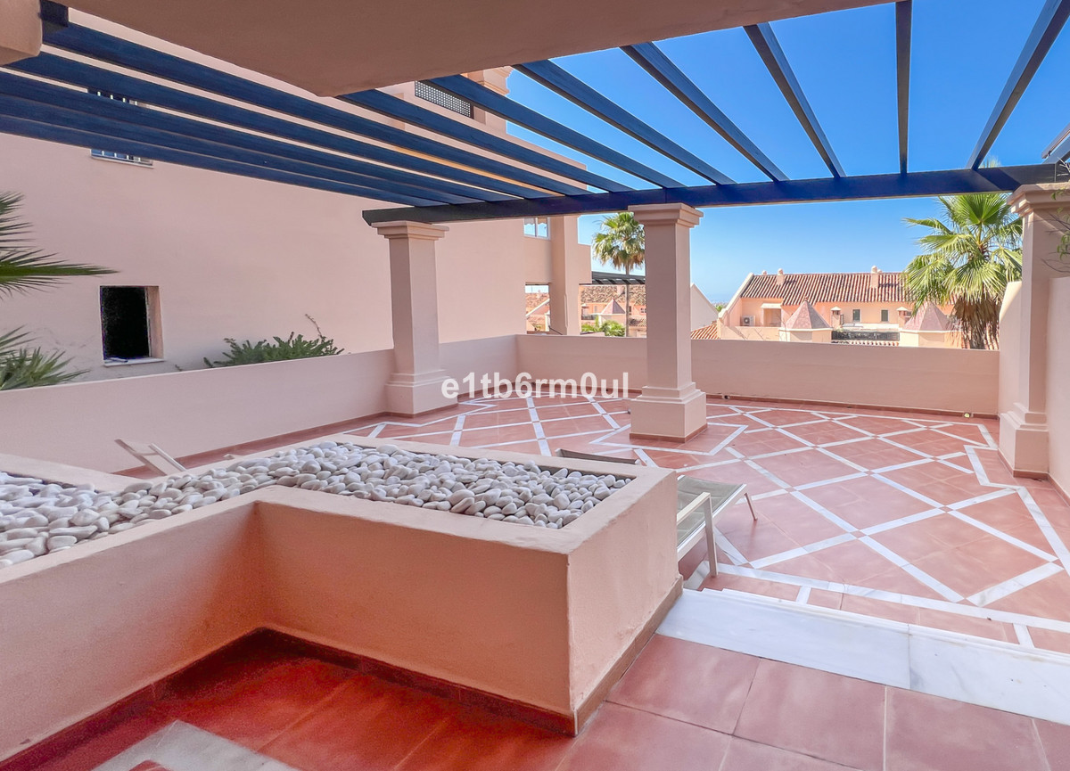 2 Bed Apartment for sale in Nueva Andalucía Costa Del Sol, Málaga, Spain