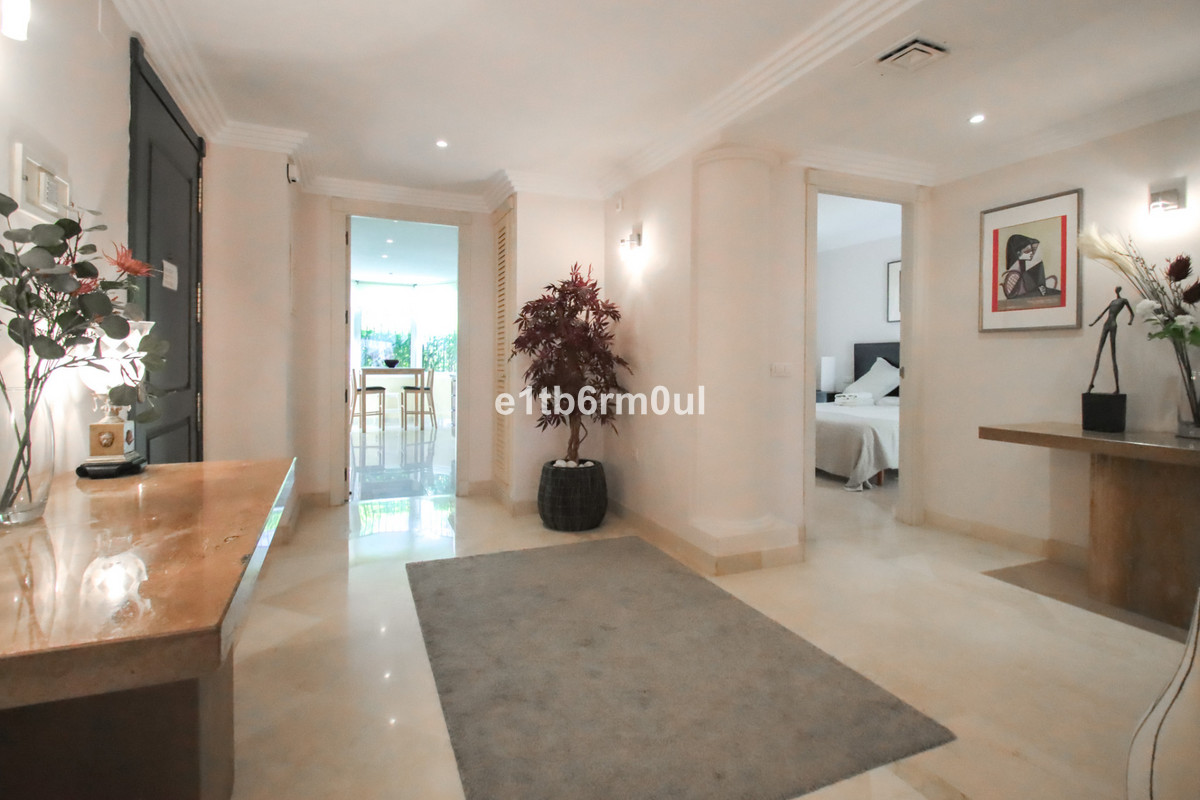 2 Bed Apartment for sale in Nueva Andalucía Costa Del Sol, Málaga, Spain