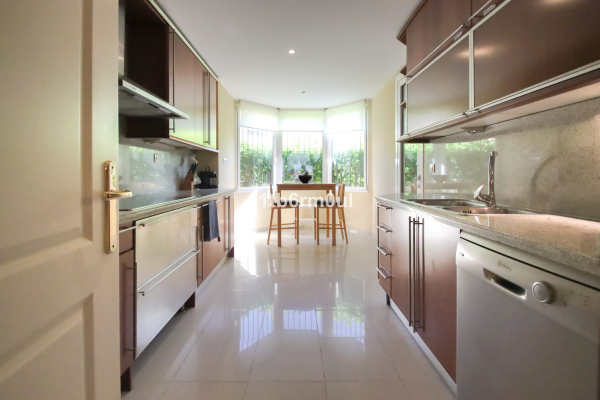 2 Bed Apartment for sale in Nueva Andalucía Costa Del Sol, Málaga, Spain