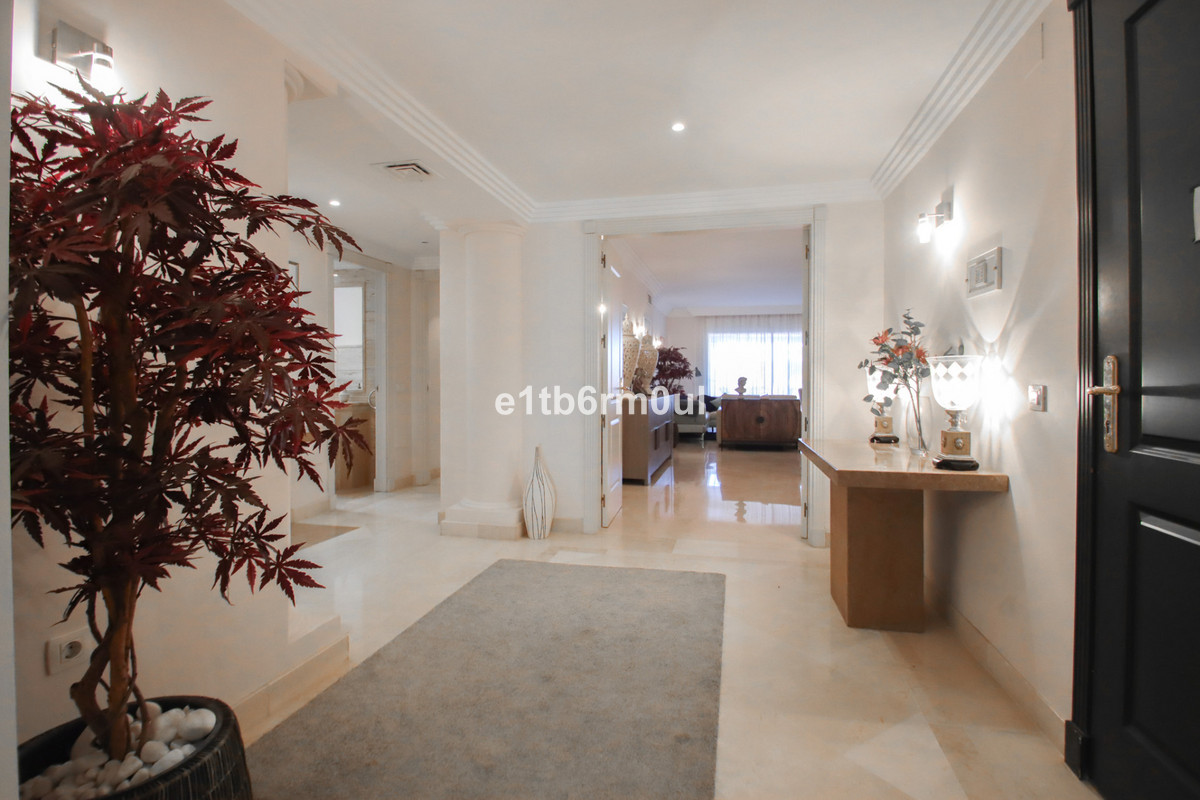 2 Bed Apartment for sale in Nueva Andalucía Costa Del Sol, Málaga, Spain