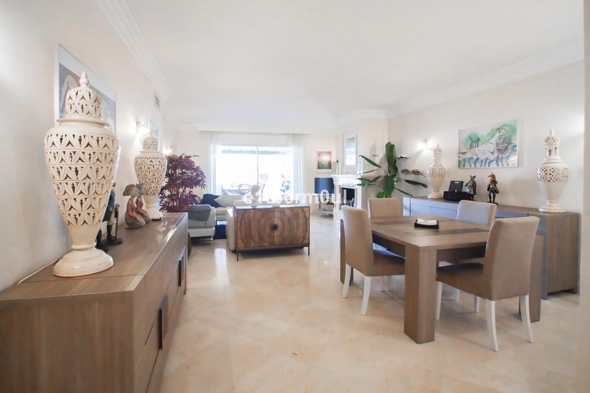 2 Bed Apartment for sale in Nueva Andalucía Costa Del Sol, Málaga, Spain