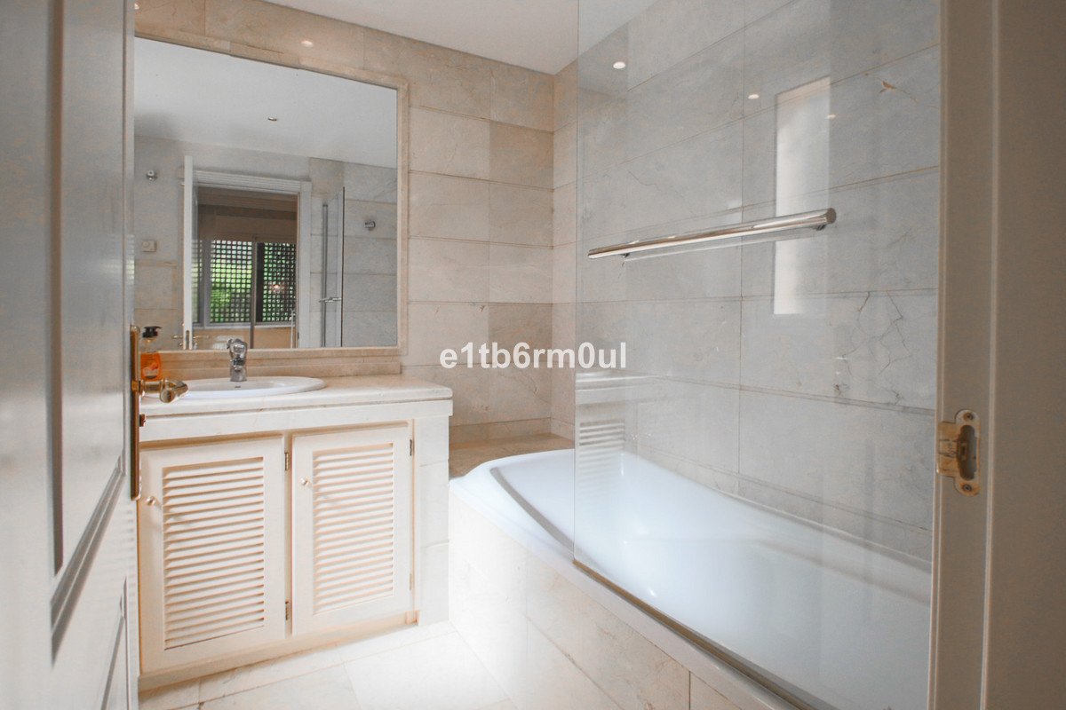 2 Bed Apartment for sale in Nueva Andalucía Costa Del Sol, Málaga, Spain