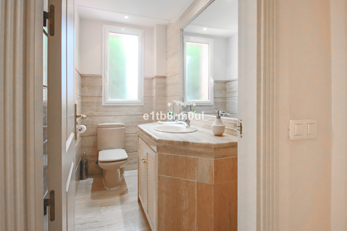 2 Bed Apartment for sale in Nueva Andalucía Costa Del Sol, Málaga, Spain