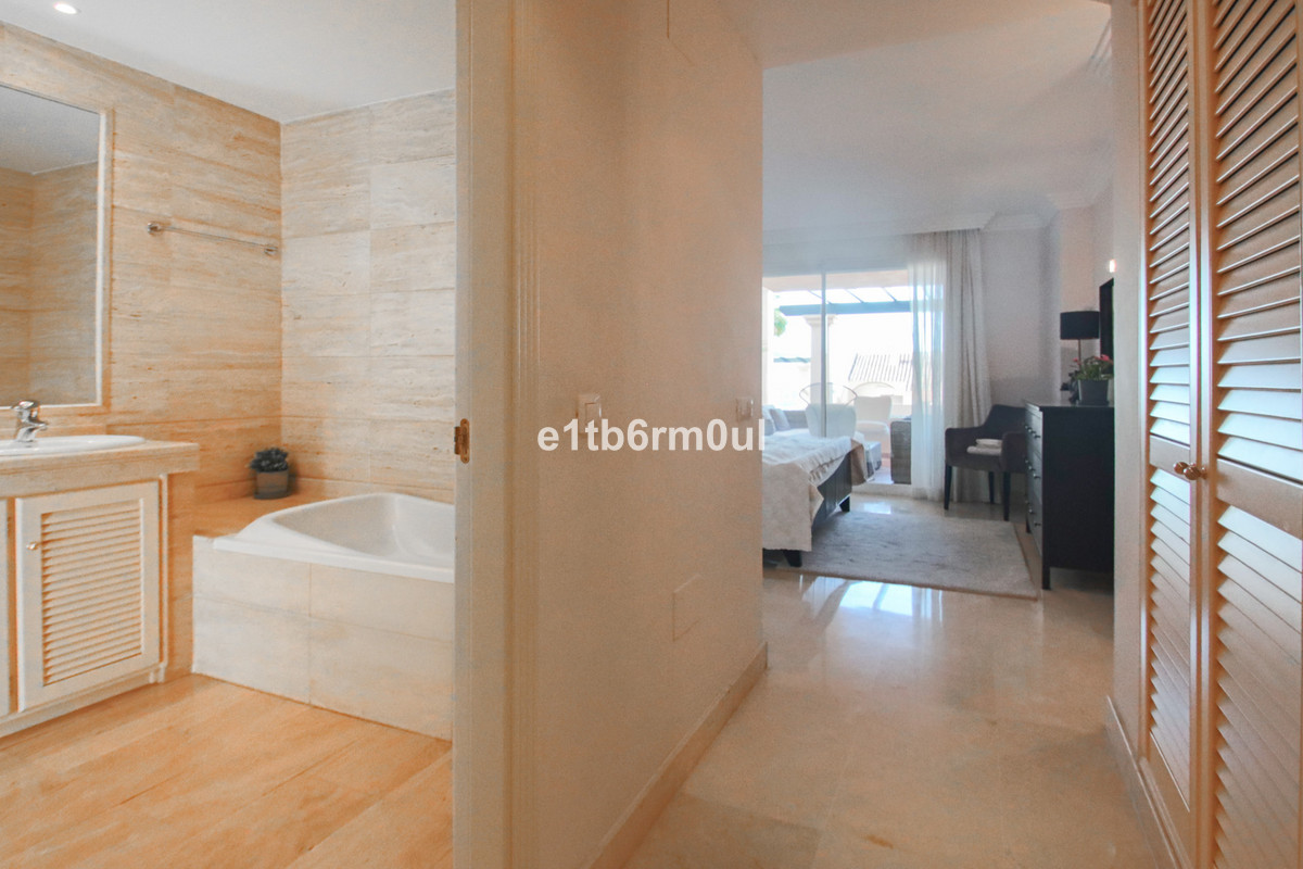 2 Bed Apartment for sale in Nueva Andalucía Costa Del Sol, Málaga, Spain