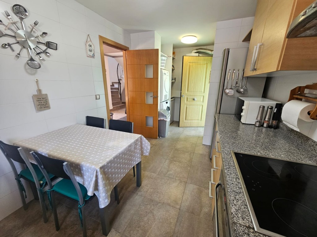 Se vende Villa - Chalet de 3 dormitorios en Costa Blanca, Alicante, España