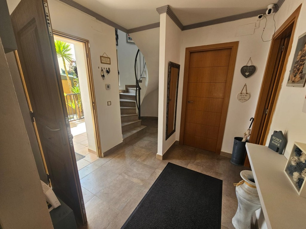 Se vende Villa - Chalet de 3 dormitorios en Costa Blanca, Alicante, España