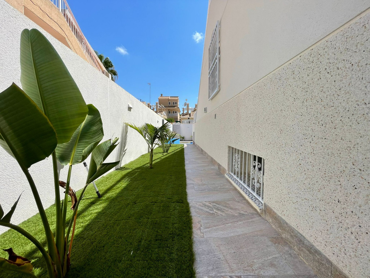 Se vende Bungalow de 3 dormitorios en Costa Blanca, Alicante, España