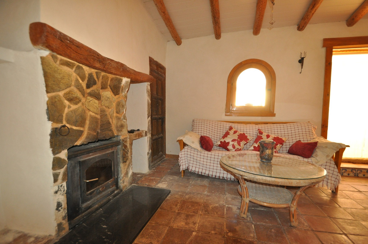 4 Bed Townhouse for sale in Chinorlet Costa Blanca, Alicante, Spain