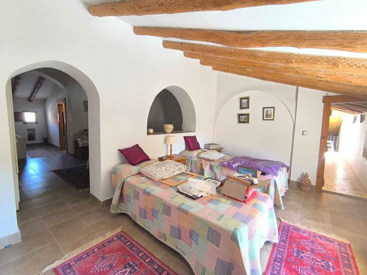 4 Bed Townhouse for sale in Chinorlet Costa Blanca, Alicante, Spain
