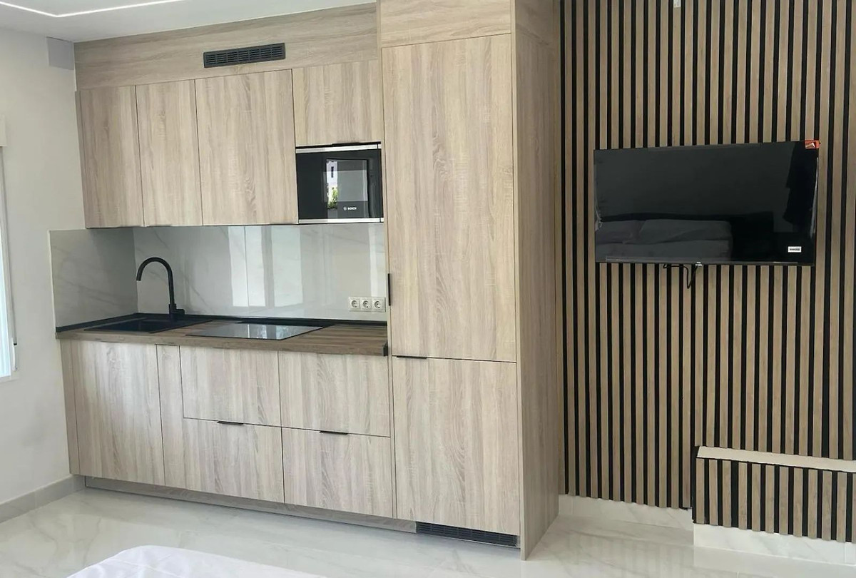 10 Bed Commercial unit for sale in Fuengirola Costa Del Sol, Málaga, Spain