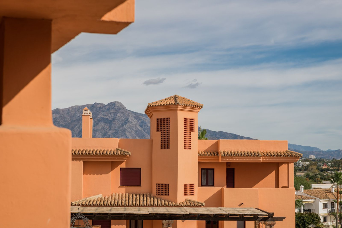 2 Bed Apartment for sale in Benahavís Costa Del Sol, Málaga, Spain